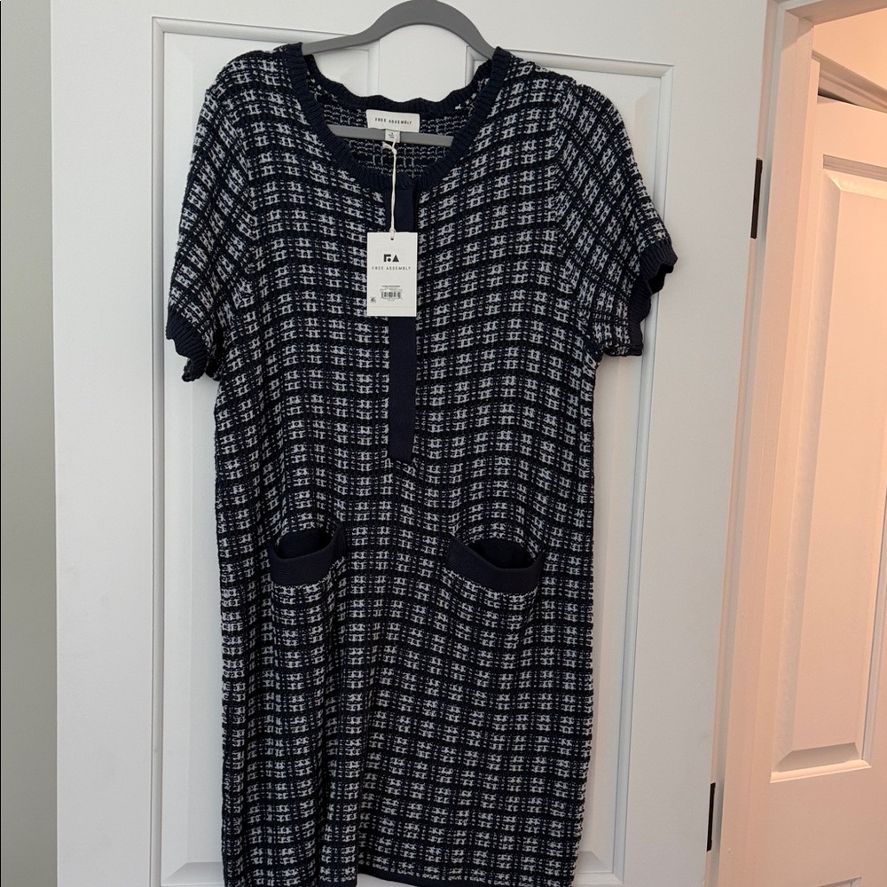 Free assembly Elegant Navy and White Checkered Dress